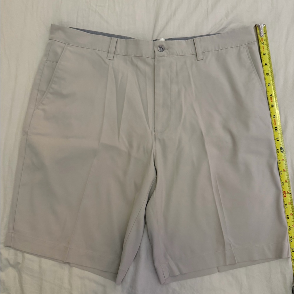 Callaway Men's Light Gray Flat Front Shorts